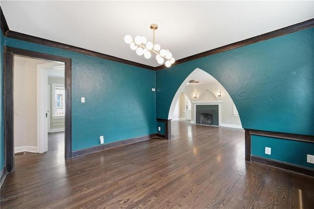 431 E 69th Terrace, Kansas City, MO 64131