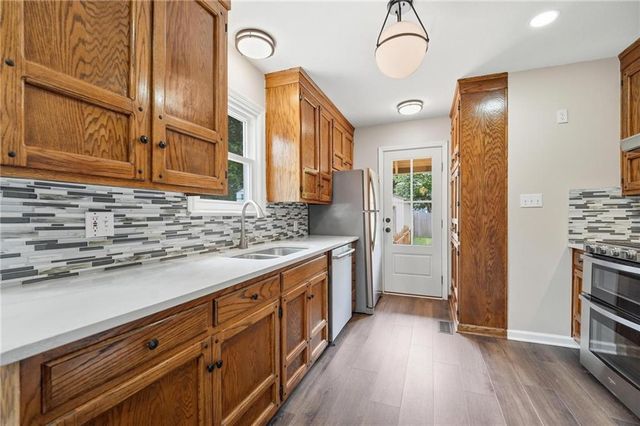 431 E 69th Terrace, Kansas City, MO 64131