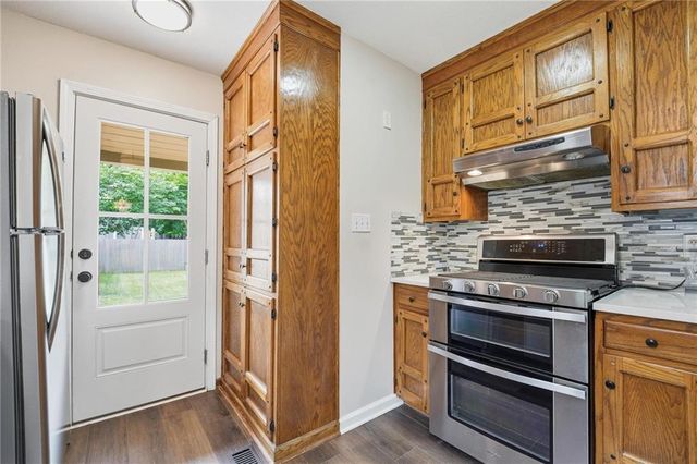 431 E 69th Terrace, Kansas City, MO 64131