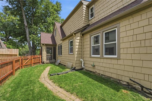 431 E 69th Terrace, Kansas City, MO 64131