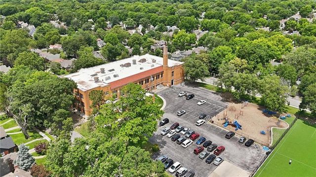 431 E 69th Terrace, Kansas City, MO 64131