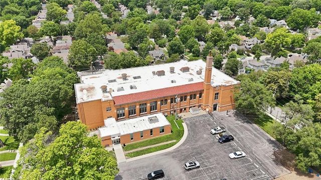 431 E 69th Terrace, Kansas City, MO 64131