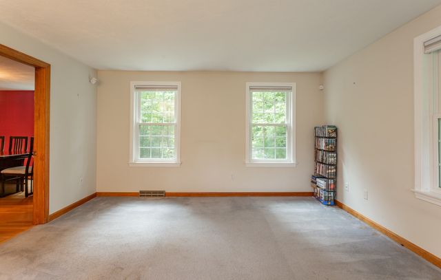 27 Gretchen Way, Raynham, MA 02767