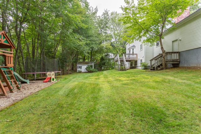 27 Gretchen Way, Raynham, MA 02767