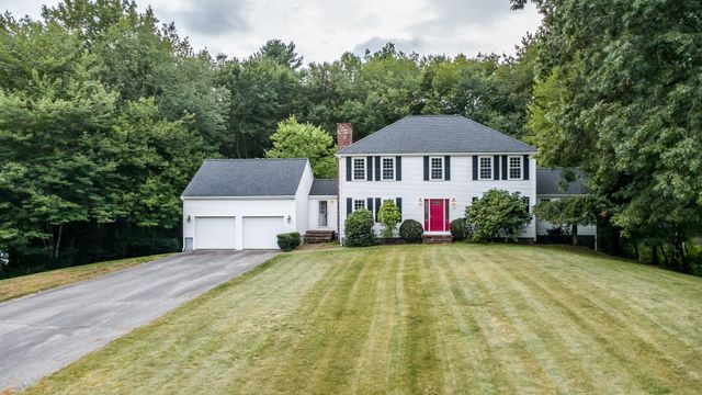 27 Gretchen Way, Raynham, MA 02767