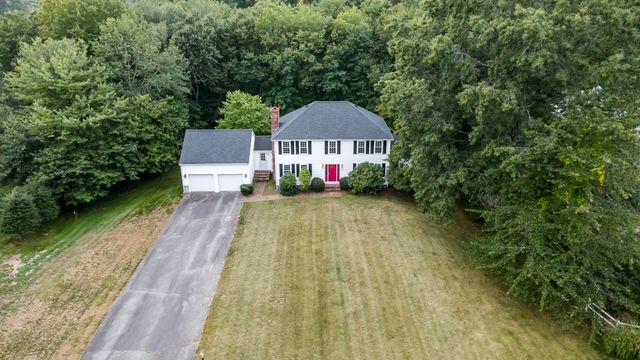 27 Gretchen Way, Raynham, MA 02767