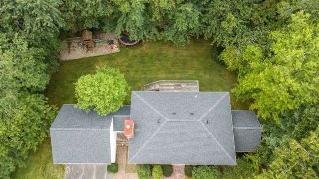 27 Gretchen Way, Raynham, MA 02767