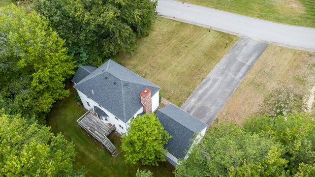 27 Gretchen Way, Raynham, MA 02767