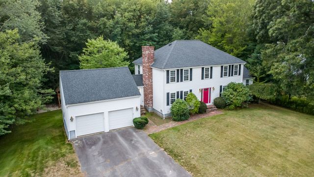 27 Gretchen Way, Raynham, MA 02767