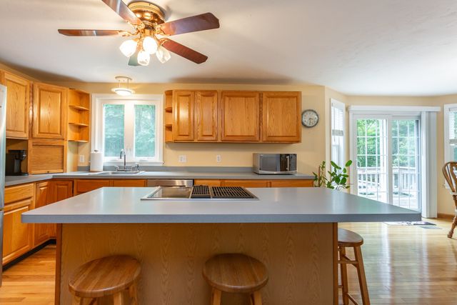 27 Gretchen Way, Raynham, MA 02767