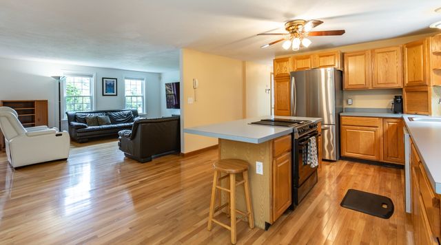 27 Gretchen Way, Raynham, MA 02767