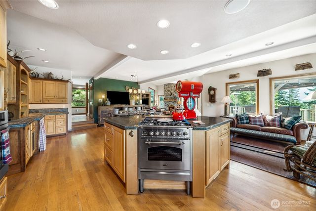 132 Hellem Drive, Packwood, WA 98361