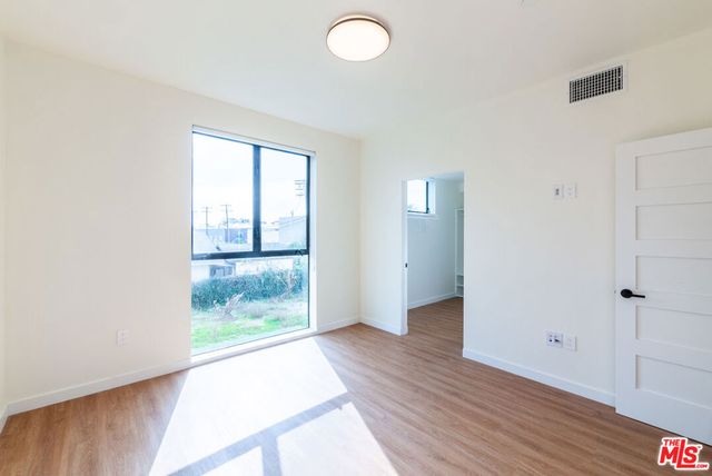 747 Lillian Way 3, Los Angeles, CA 90038