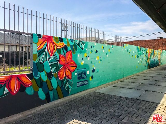 747 Lillian Way 3, Los Angeles, CA 90038