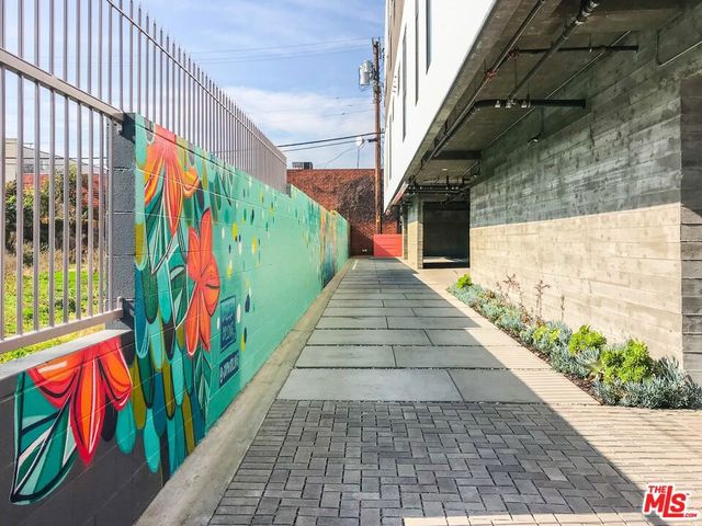 747 Lillian Way 3, Los Angeles, CA 90038