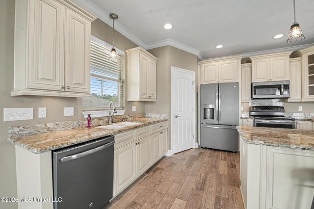6253 Shawnee Street, Kiln, MS 39556