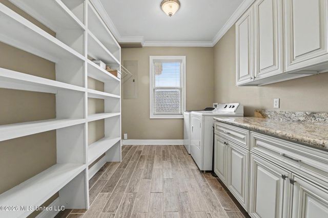 6253 Shawnee Street, Kiln, MS 39556