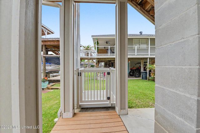 6253 Shawnee Street, Kiln, MS 39556