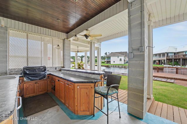 6253 Shawnee Street, Kiln, MS 39556
