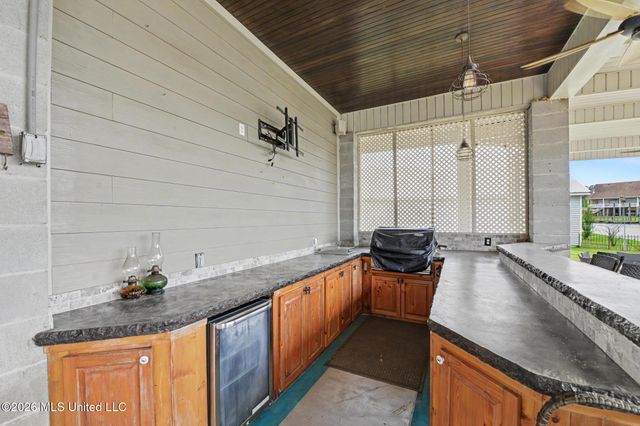 6253 Shawnee Street, Kiln, MS 39556