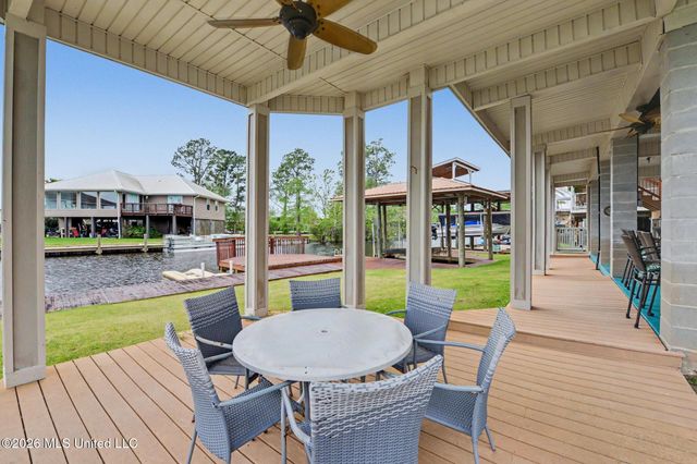 6253 Shawnee Street, Kiln, MS 39556