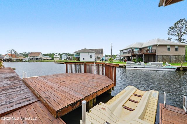 6253 Shawnee Street, Kiln, MS 39556