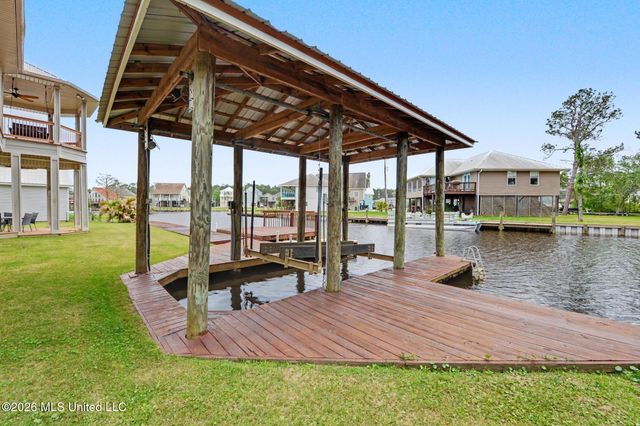 6253 Shawnee Street, Kiln, MS 39556