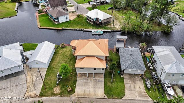 6253 Shawnee Street, Kiln, MS 39556