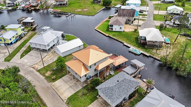 6253 Shawnee Street, Kiln, MS 39556