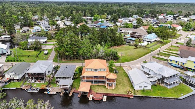 6253 Shawnee Street, Kiln, MS 39556