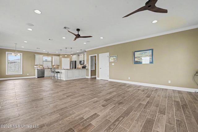 6253 Shawnee Street, Kiln, MS 39556