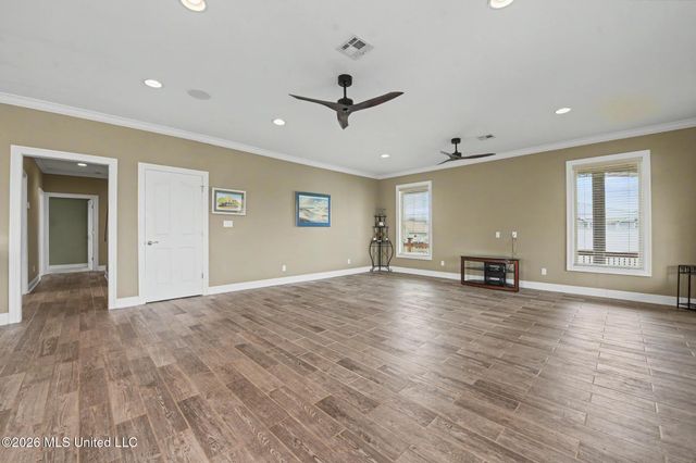 6253 Shawnee Street, Kiln, MS 39556