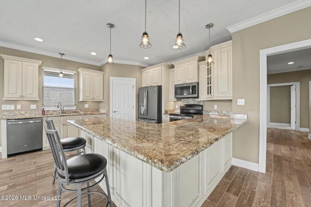 6253 Shawnee Street, Kiln, MS 39556
