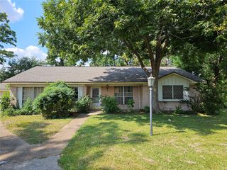 11 Joy Circle, Houston, TX 77060