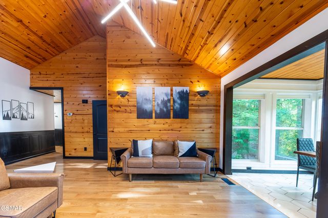 4108 Fox Hunters Lane, Sevierville, TN 37876