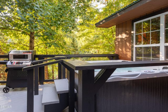 4108 Fox Hunters Lane, Sevierville, TN 37876