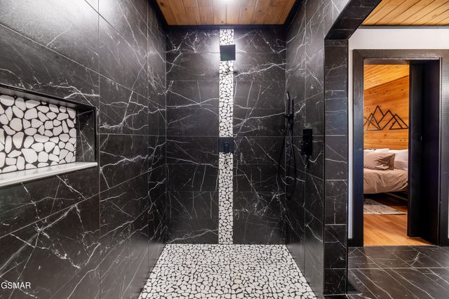 4108 Fox Hunters Lane, Sevierville, TN 37876