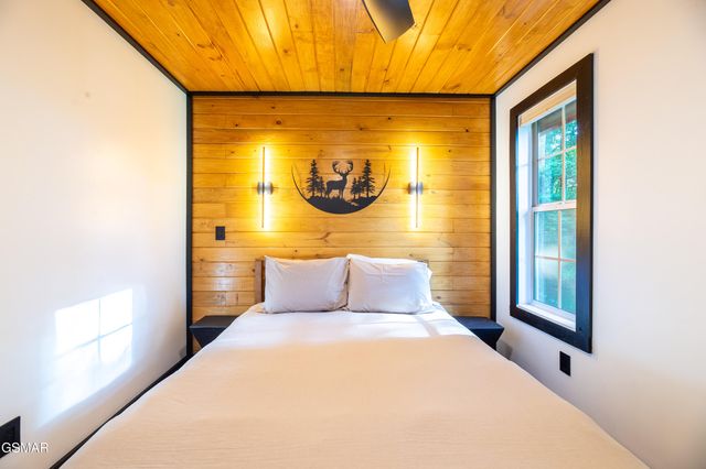 4108 Fox Hunters Lane, Sevierville, TN 37876