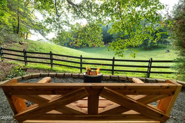 4108 Fox Hunters Lane, Sevierville, TN 37876