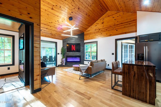 4108 Fox Hunters Lane, Sevierville, TN 37876