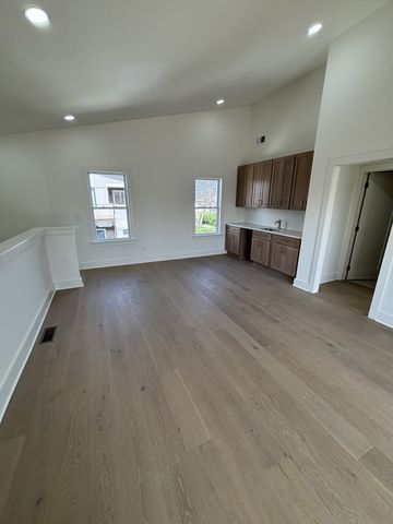 4A Belle Forrest Ave A, Nashville, TN 37206