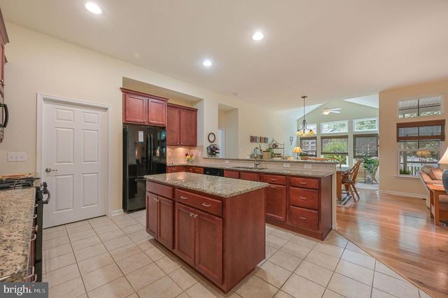 112 POND DR, Milton, DE 19968