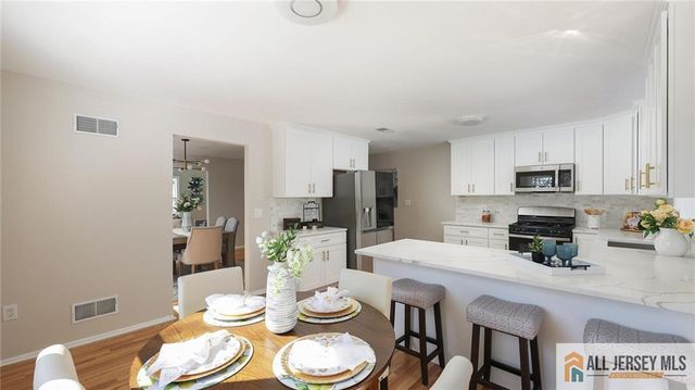 9 Nye Court, Piscataway, NJ 08854