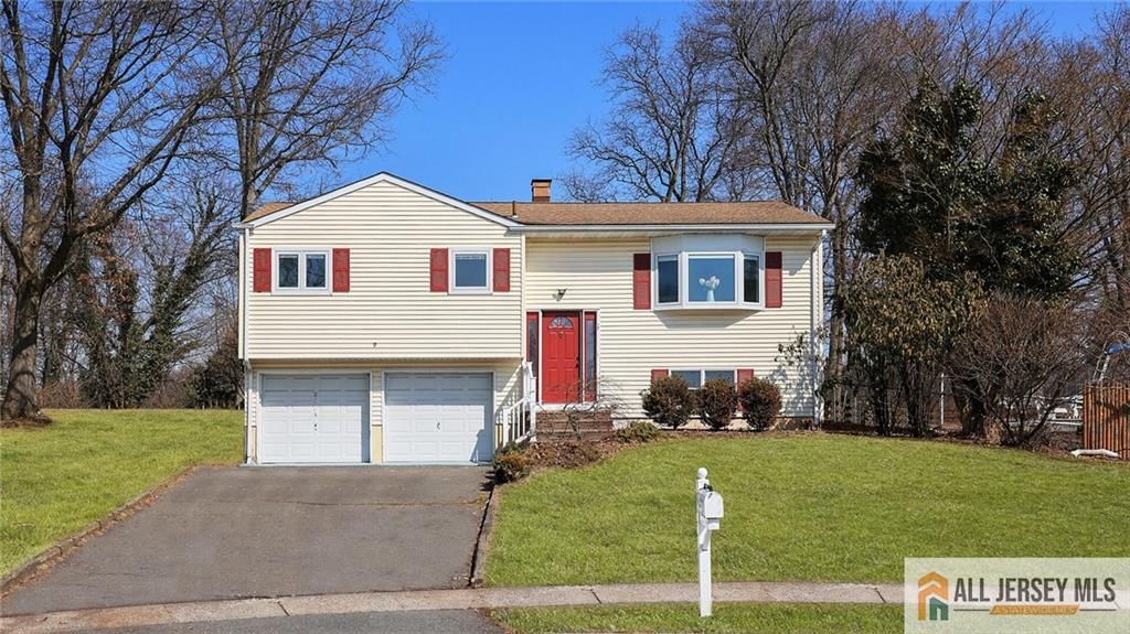 9 Nye Court, Piscataway, NJ 08854