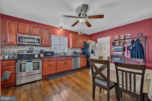 5124 3RD ST, Whitehall, PA 18052