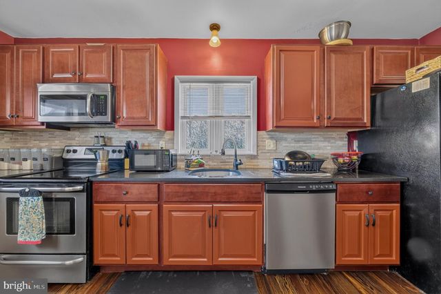 5124 3RD ST, Whitehall, PA 18052