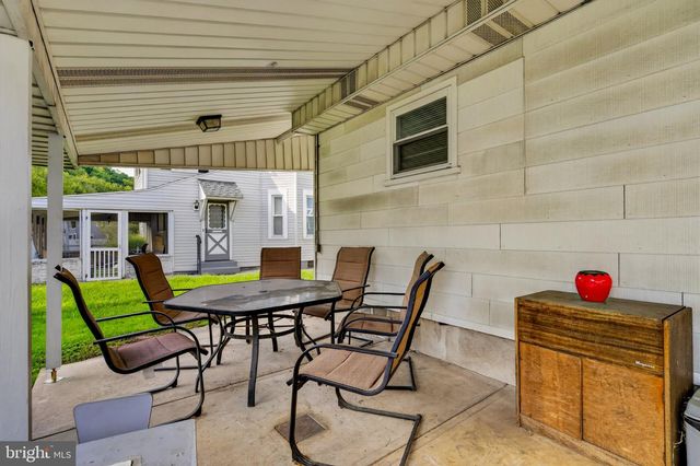 5124 3RD ST, Whitehall, PA 18052