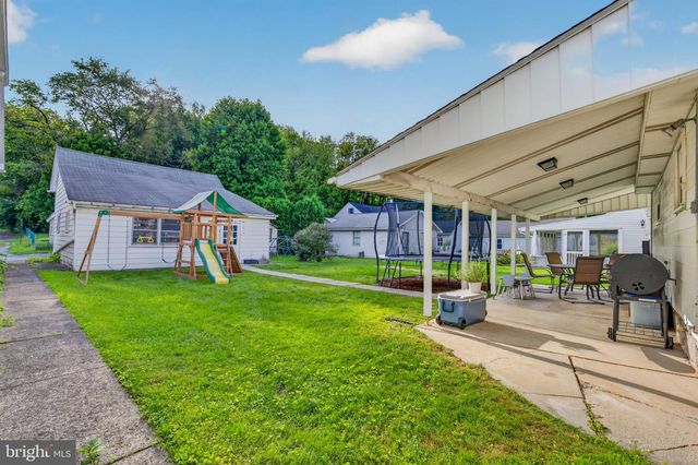 5124 3RD ST, Whitehall, PA 18052