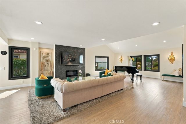 25901 Prairestone Drive, Laguna Hills, CA 92653