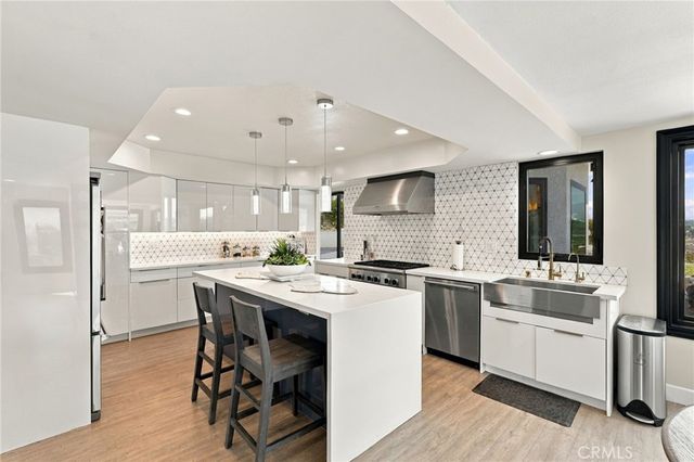25901 Prairestone Drive, Laguna Hills, CA 92653